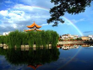 莲湖飞虹