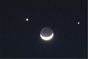 双星伴月