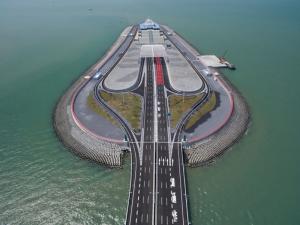 港珠澳大桥海底隧道西人工岛