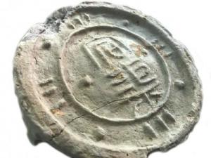 刻有“宕渠”文字的瓦当