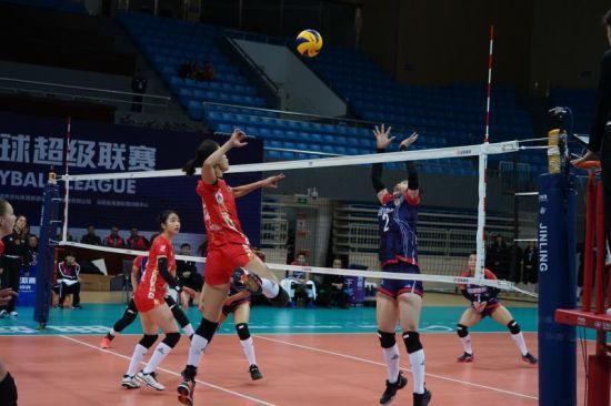 1.8云南大学滇池学院2-3四川女排