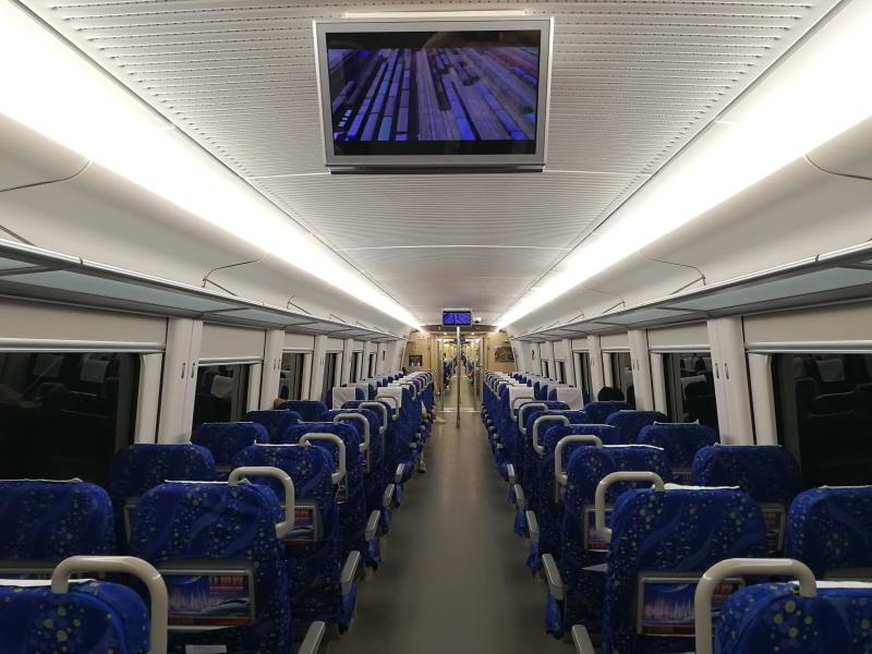 广惠城际铁路CRH6A型电力动车组内部环境