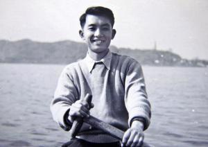 厉声教泛舟西湖