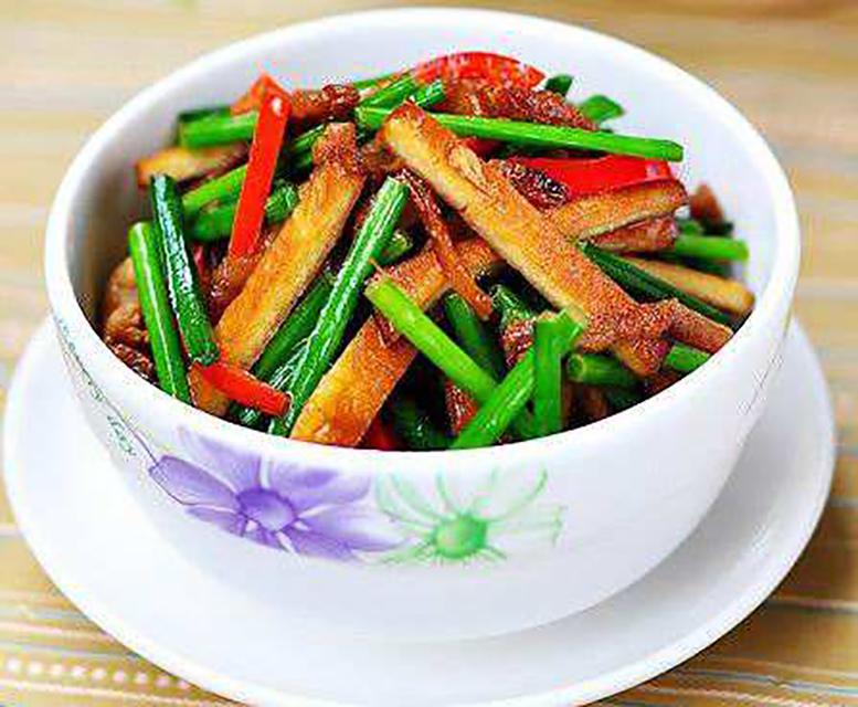 怎么把肉炒得干 0