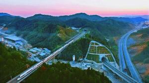 衢九铁路穿越赣北山区