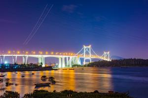 在海沧湾拍摄的海沧大桥夜景
