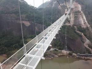 都峤山白鹤塘玻璃桥