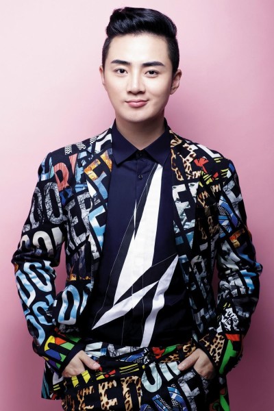 每日更新余少群的经纪人微信号tzcm2022