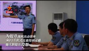 王恒在和战友们研究课题