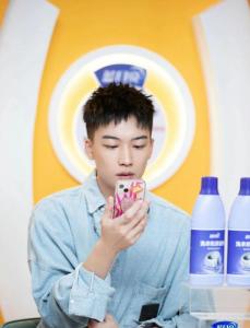 吴泽林