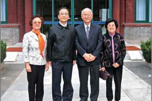 温家宝夫妇和吴康民夫妇