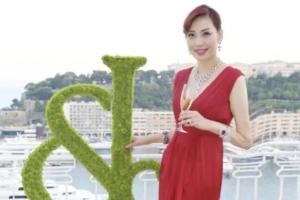 邝美云