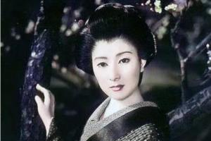 山本富士子