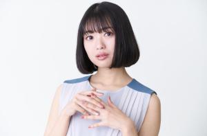 北原里英