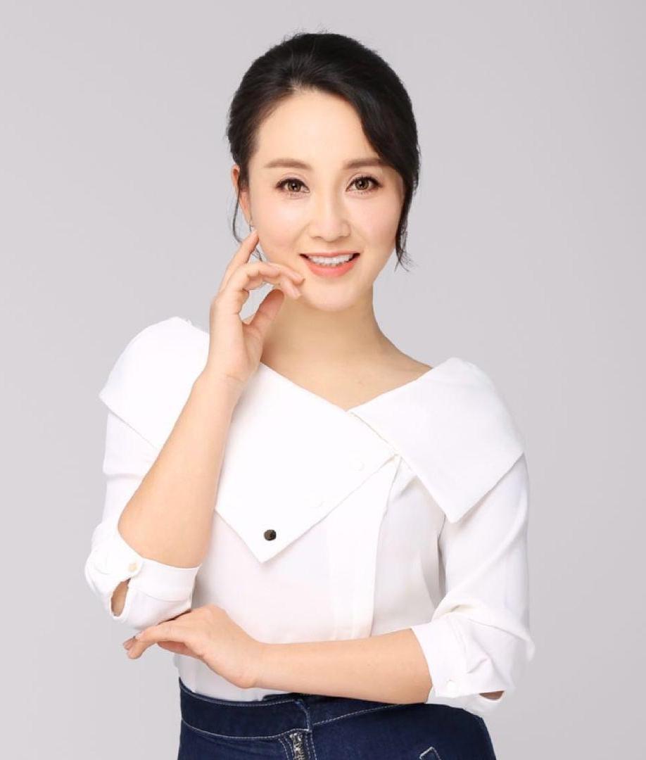 很厉害的女主持人 0