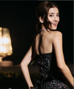 吴千语