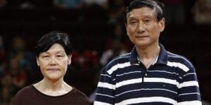 姚志源和他妻子