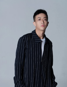 李飞扬