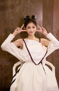 李千娜