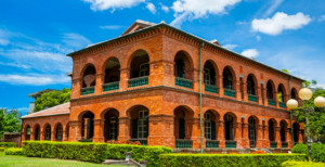 1628年西班牙殖民者在淡水建圣多明哥城，后荷兰人重建红毛城