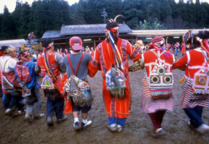 赛夏族“矮灵祭”