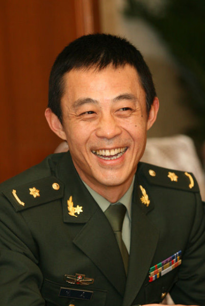 请明星侯勇代言大概需要多少钱?