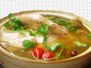 老鸭煲