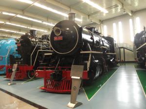 解放2 及2525号机车