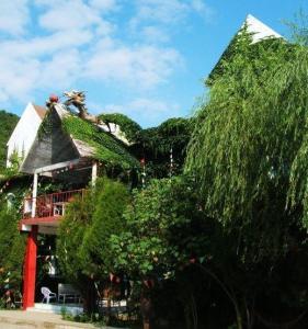 偏岩河沿岸农家乐