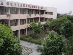 东坑中学教育楼