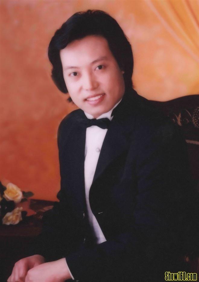 有酒窝的男歌唱家 0