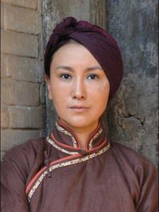 走出硝烟的女人图册