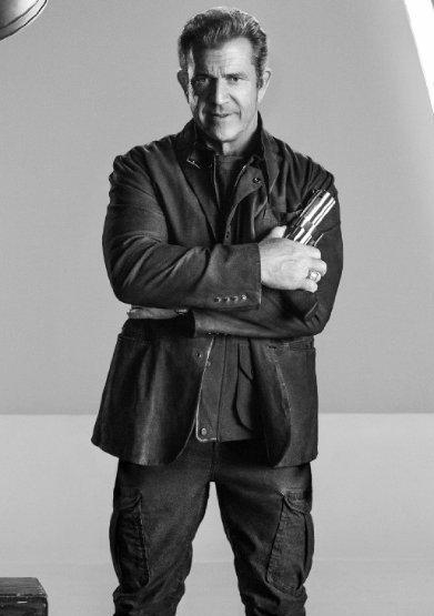 康拉德·斯通班克斯(梅尔·吉布森 饰)  配音