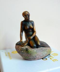 小美人鱼雕像纪念品