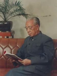著名学者：纳忠