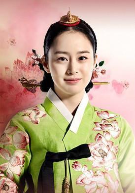 张玉贞(金泰熙 饰)  配音:黄昕瑜  ;郑家蕙