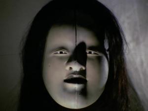 异次元人女亚波用来掩盖自己真面目的面具 异次元人女亚波用来掩盖自己真面目的面具