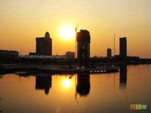 夕照圣源湖
