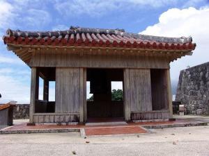 万国津梁钟的“供屋”