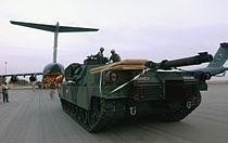 由C-17空运的M1A1