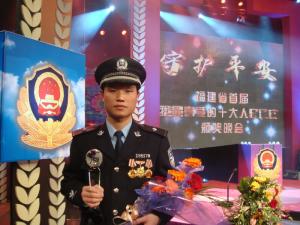 郑伯武--全国“人民满意的公务员”