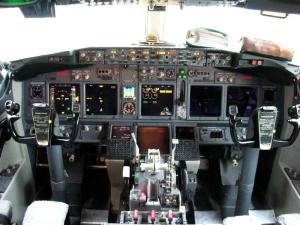 新一代波音737全数字化驾驶舱