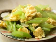 芹菜炒鸡蛋