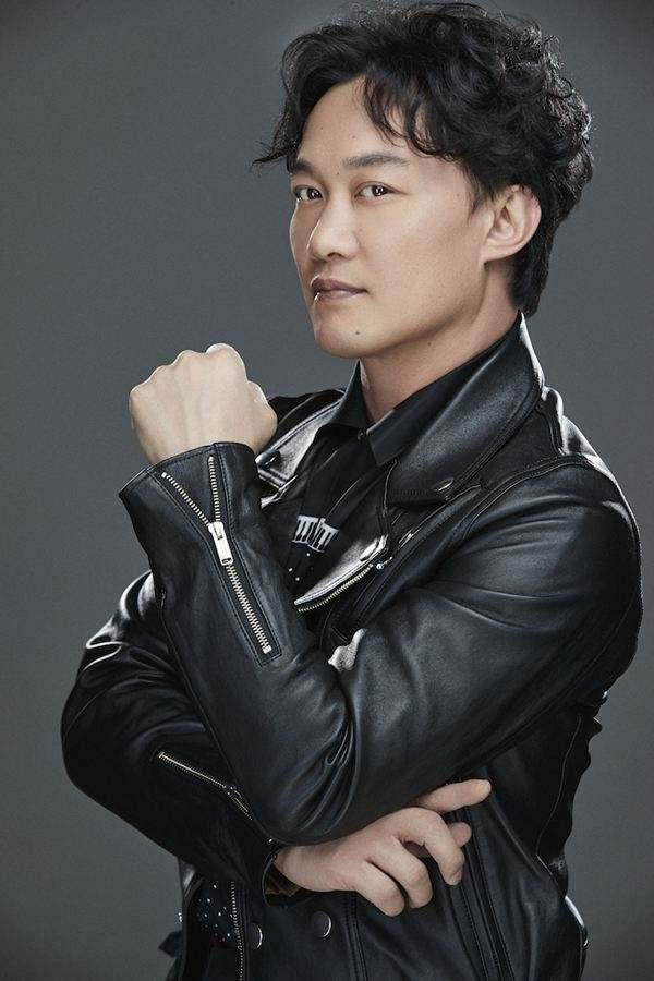 《永远是朋友》是香港著名的男歌手及演员陈奕迅的歌曲