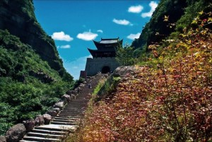 剑门关关隘一角