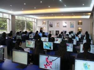 四川新华电脑学校学生机房