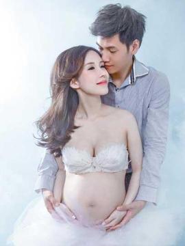 Whitney与其老公