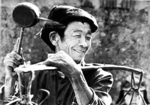 拿着拨浪鼓的货郎(摄于20世纪80年代初)