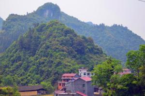 吊岩村