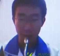 被采访的腼腆